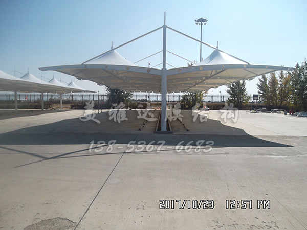 中国民用航空空管局内蒙古分局车棚膜结构 (1)